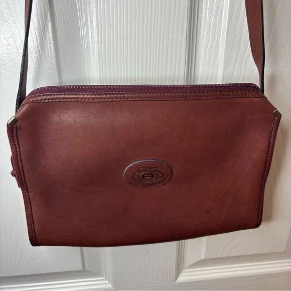 Etienne Aigner Deep Brown Leather Vintage Shoulder Bag Zip Closure Gold Accents - Picture 2 of 12